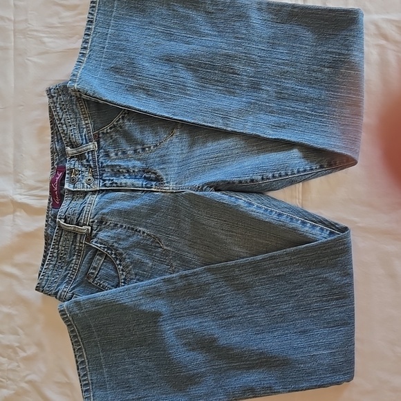 Gloria Vanderbilt - Picture 5 of 9